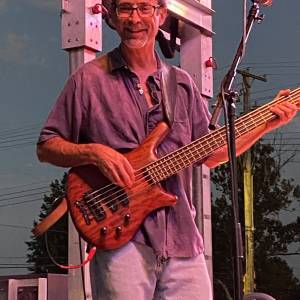 experienced bass player seeks like minded jammers