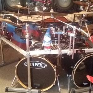 Hard rock drummer looking for band mates