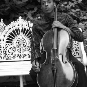Cellist in Saint Louis